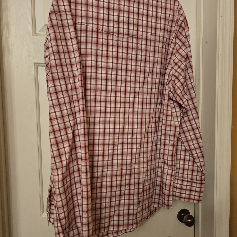 Wrangler Men's Red and White Plaid Button Down Shirt - Picture 2 of 6
